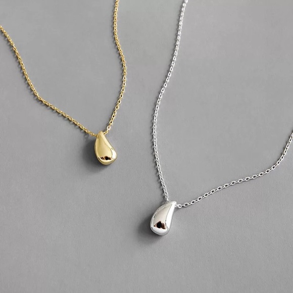 NEw Droplet 14 kt yellow gold necklace - Picture 2 of 2